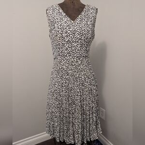 Elegant Black and White Patterned Dress